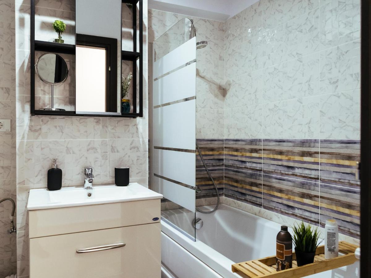 Cozy Special Pallady Apartament With Garden & Courtyard Bucureşti Eksteriør bilde